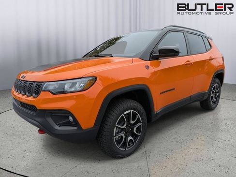 New 2026 Jeep Compass Trailhawk w/ Sun, Sound & Navigation Group AWD/4WD image 1