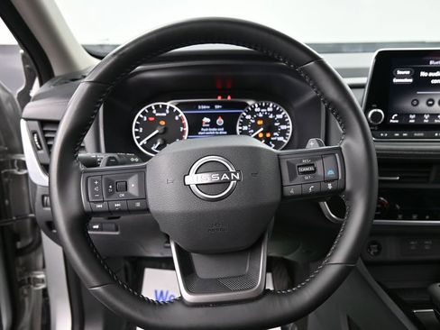 Used 2025 Nissan Rogue SV AWD/4WD image 30