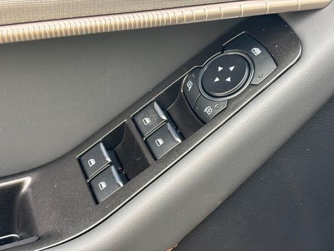 New 2026 Ford Explorer Active AWD/4WD image 18