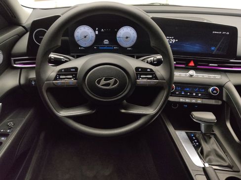 Used 2024 Hyundai Elantra SEL image 22