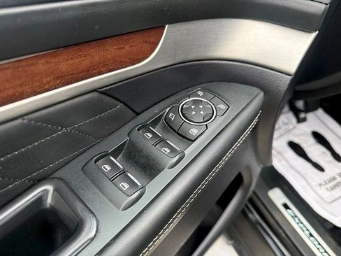 Used 2019 Ford Explorer Platinum AWD/4WD image 15