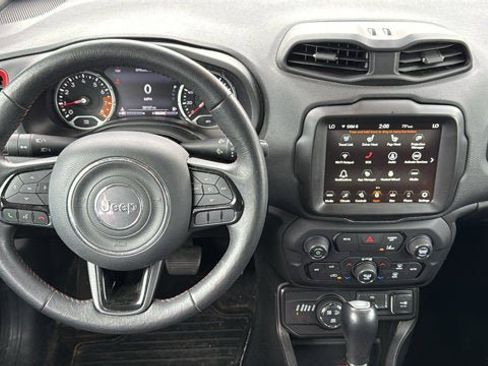 Used 2022 Jeep Renegade Trailhawk AWD/4WD image 27