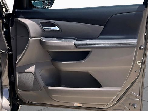 Used 2015 Honda Odyssey EX-L image 21