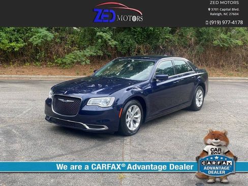 Used 2016 Chrysler 300 Limited RWD image 1