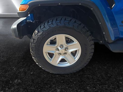 Used 2022 Jeep Gladiator Sport AWD/4WD image 9