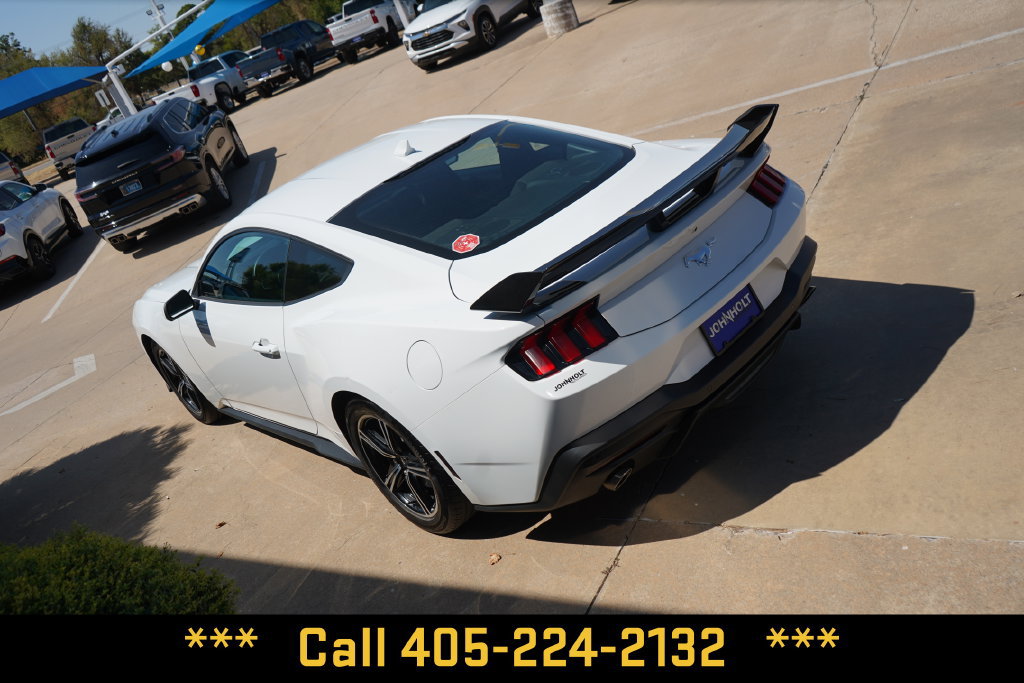 Used 2025 Ford Mustang Coupe RWD image 10