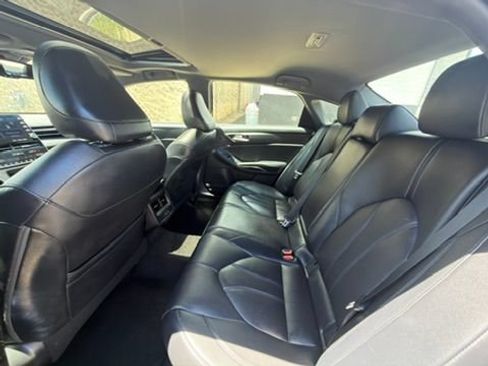 Used 2019 Toyota Avalon XLE w/ Moonroof Package FWD image 24