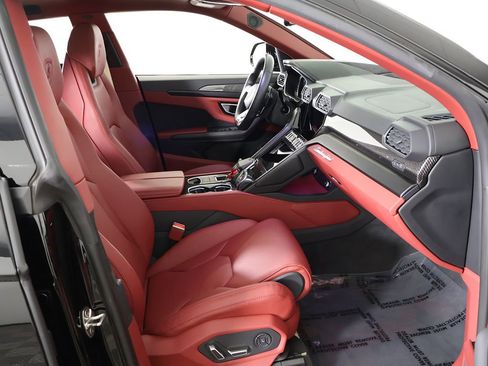 Used 2022 Lamborghini Urus image 39