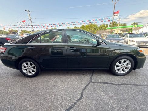 Used 2011 Toyota Camry LE w/ LE Extra-Value Pkg FWD image 4
