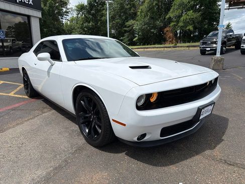 Used 2018 Dodge Challenger SXT Plus RWD image 4