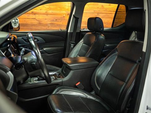Used 2020 Chevrolet Traverse Premier w/ Redline Edition AWD/4WD image 10