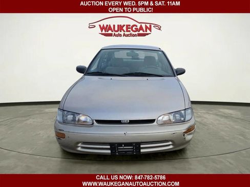 Used 1996 Geo Prizm LSi image 2