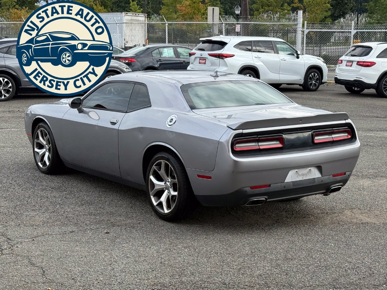 Used 2015 Dodge Challenger SXT Plus RWD image 3