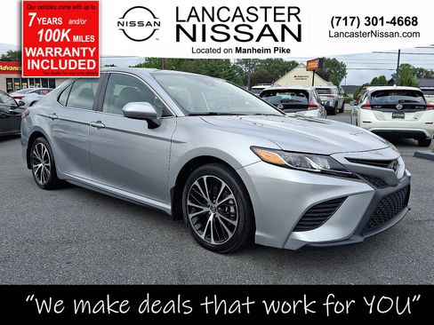 Used 2019 Toyota Camry image 1