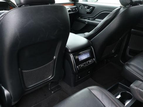 Used 2022 Lincoln Aviator Reserve w/ Equipment Group 201A AWD/4WD image 13