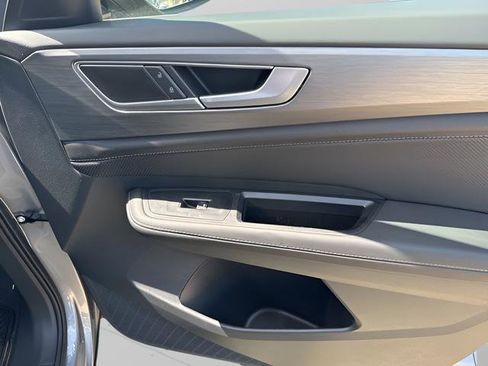 New 2025 Volkswagen Atlas Cross Sport SE image 24