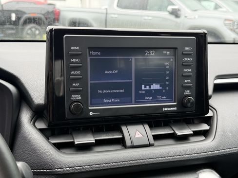 Used 2022 Toyota RAV4 LE FWD image 20