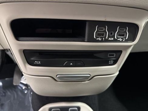 Used 2021 Chrysler Pacifica Touring-L w/ Uconnect Theater Family Group image 44