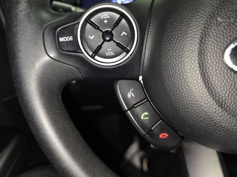 Used 2016 Kia Soul FWD image 17