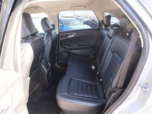 Certified 2024 Ford Edge SEL image 9