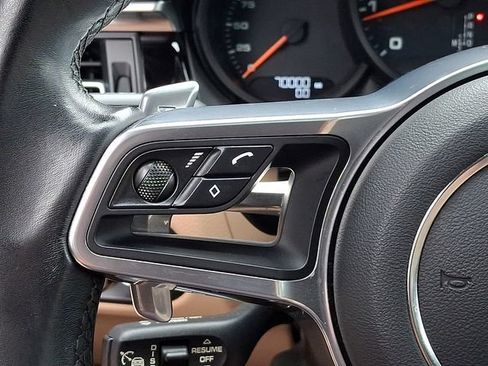 Certified 2021 Porsche Macan AWD/4WD image 25