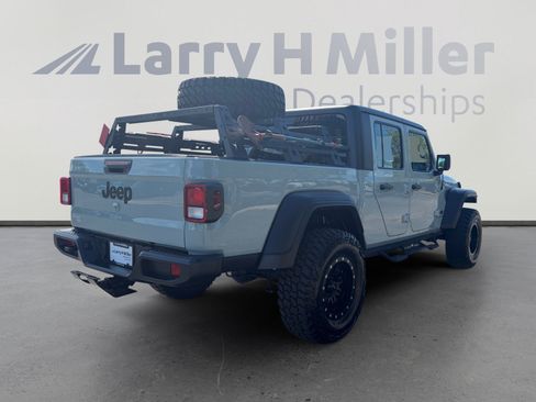 Used 2023 Jeep Gladiator Sport AWD/4WD image 5