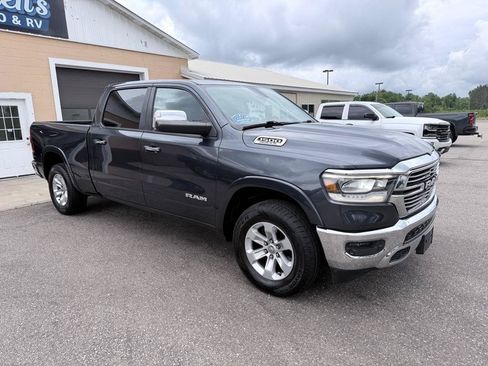 Used 2019 RAM 1500 Laramie AWD/4WD image 4