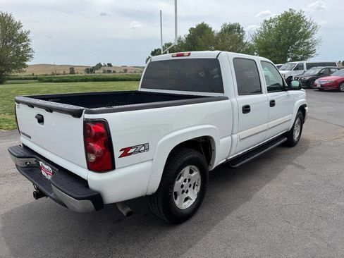 Used 2006 Chevrolet Silverado 1500 LT w/ Light Duty Power Package AWD/4WD image 6
