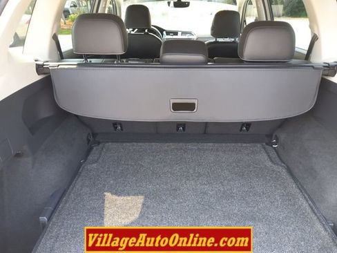 Used 2021 Volkswagen Tiguan SE image 31