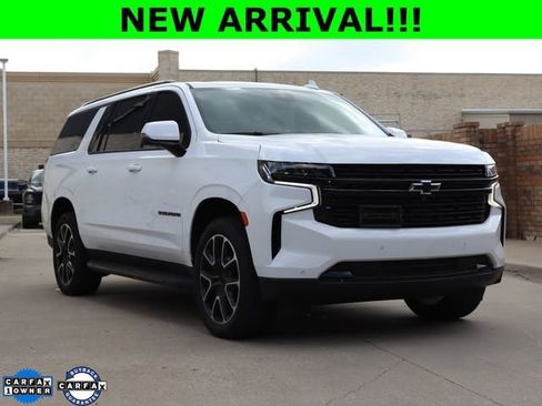 Used 2024 Chevrolet Suburban RST w/ Luxury Package image 2