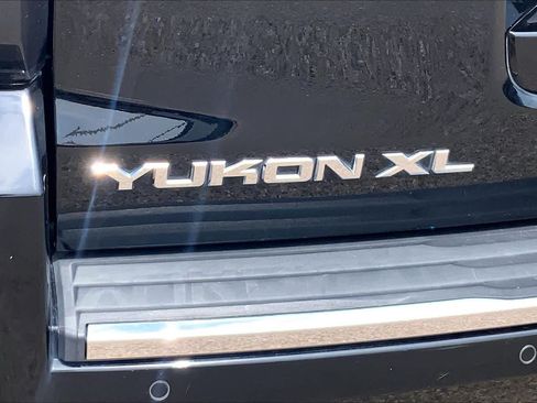 Used 2015 GMC Yukon XL Denali w/ Premium Package RWD image 10