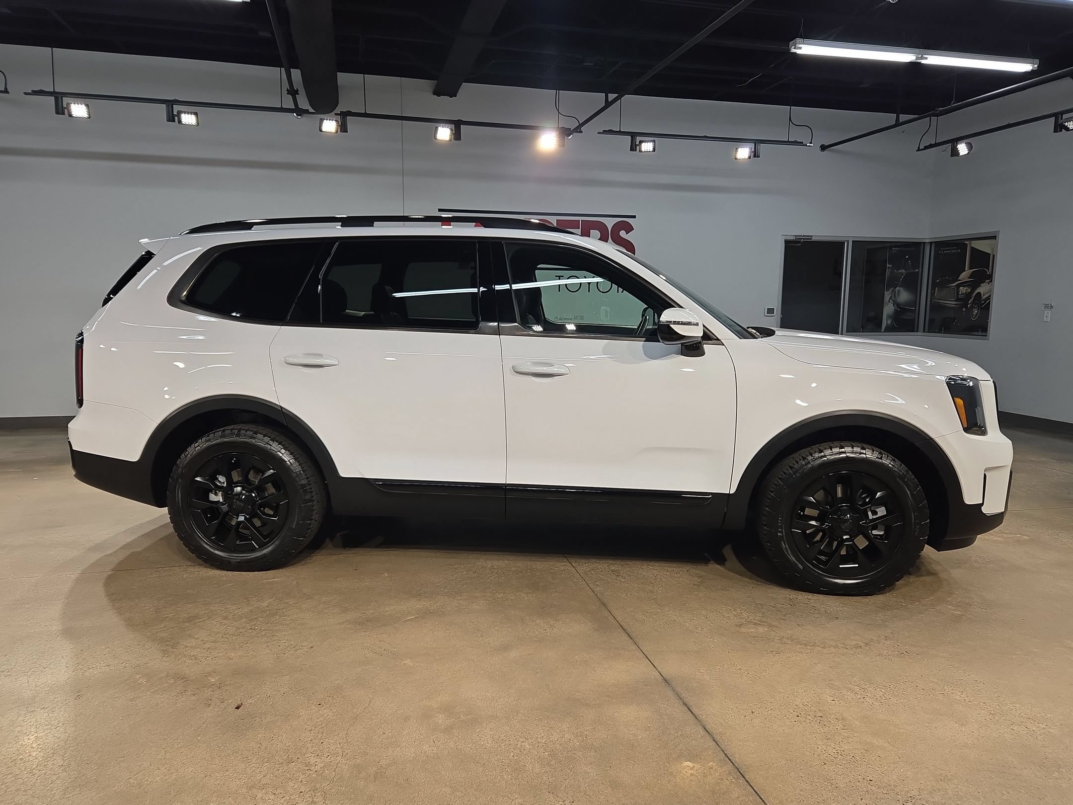 Used 2025 Kia Telluride SX Prestige X-Pro AWD/4WD image 8