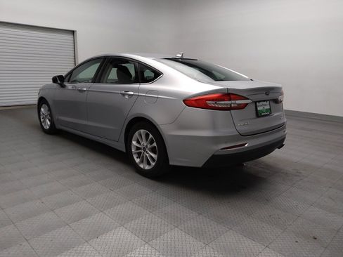 Used 2020 Ford Fusion SE image 5