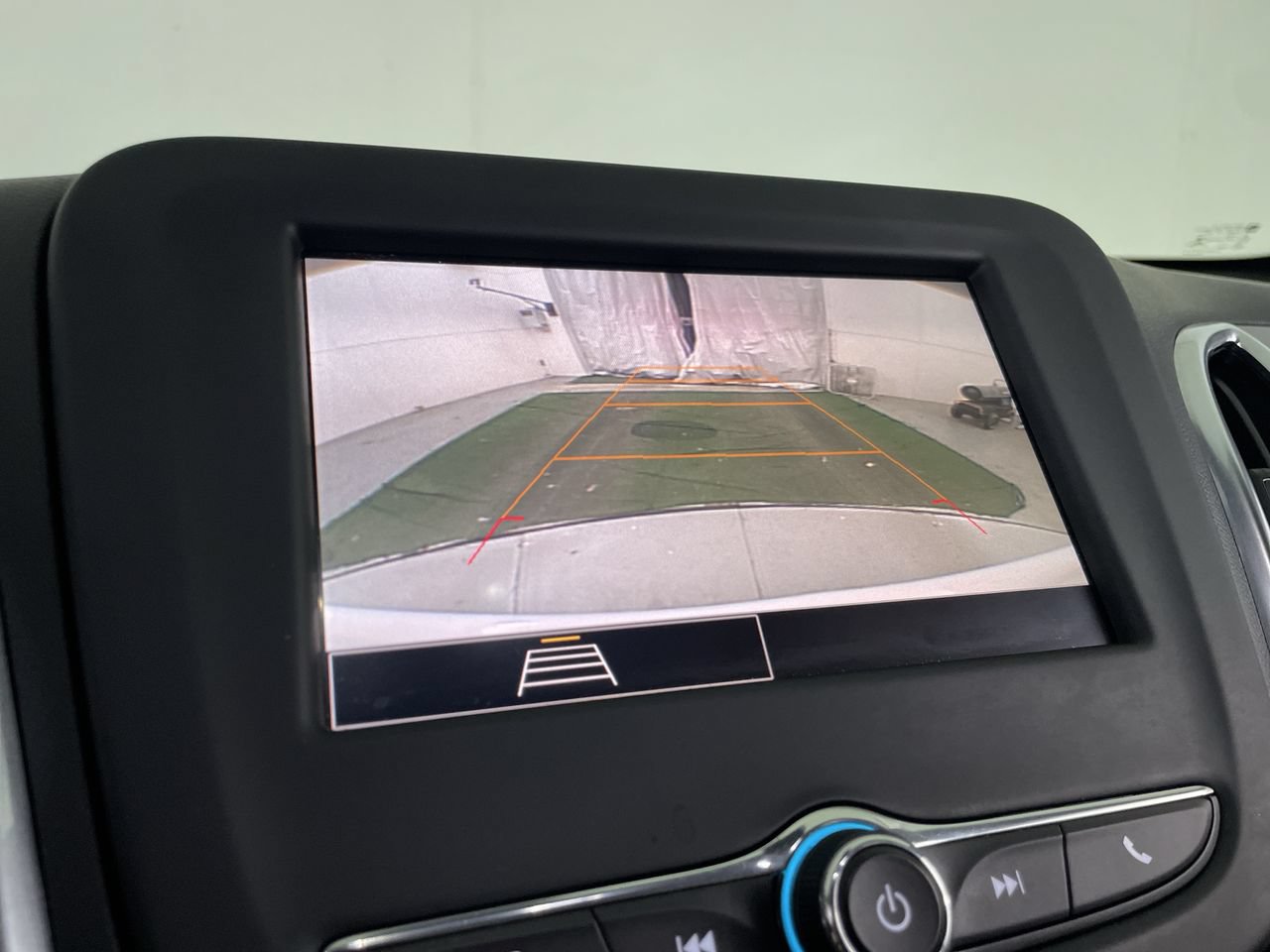 Used 2022 Chevrolet Equinox LS AWD/4WD image 17