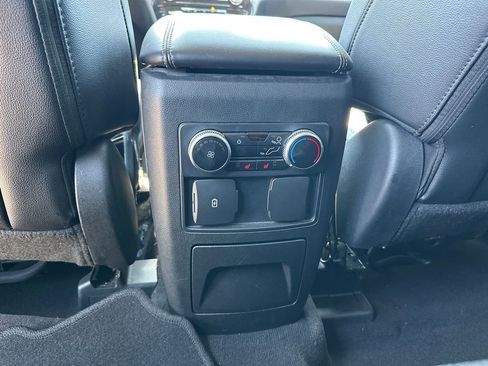 Used 2023 Ford Explorer Limited AWD/4WD image 22