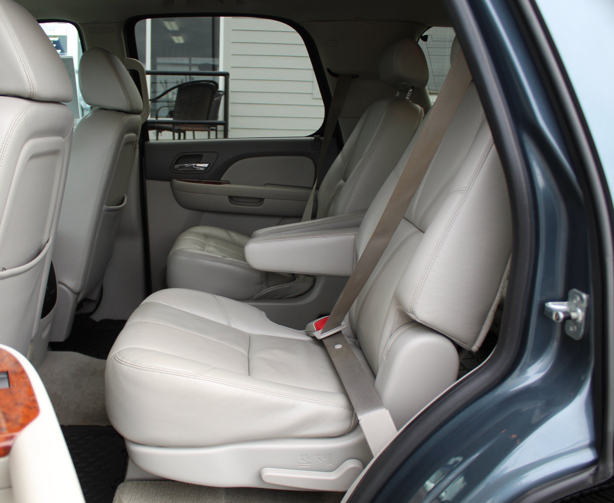 Used 2008 Chevrolet Tahoe LTZ w/ LTZ Preferred Equipment Group AWD/4WD image 23