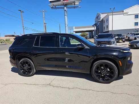 Used 2024 Chevrolet Traverse RS w/ LPO, Floor Liner Package image 6
