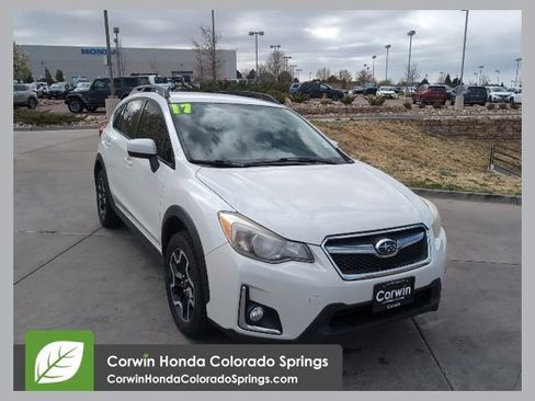 Used 2017 Subaru Crosstrek 2.0i Premium image 1