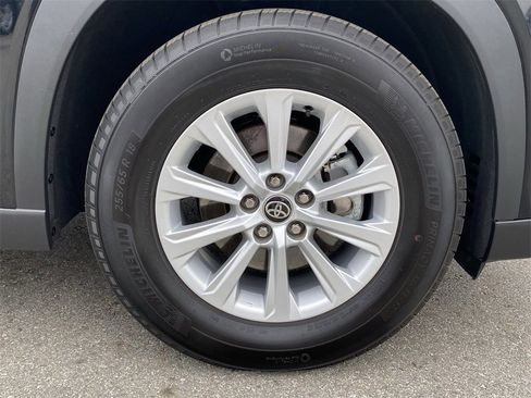 Certified 2025 Toyota Grand Highlander XLE image 12