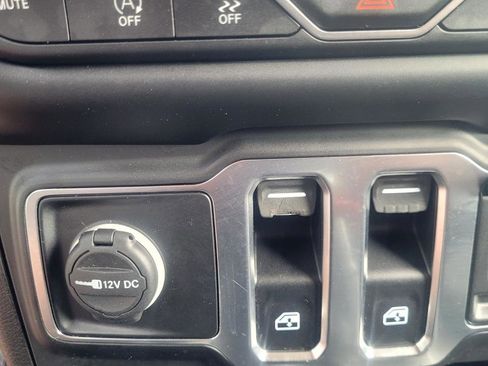 Used 2020 Jeep Wrangler Sport AWD/4WD image 21