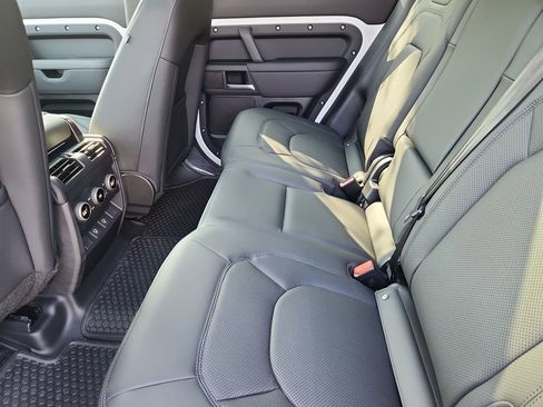 Used 2025 Land Rover Defender 110 S image 5