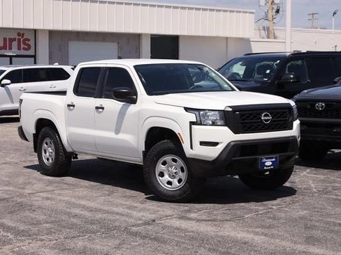 Used 2022 Nissan Frontier S w/ Technology Package AWD/4WD image 2