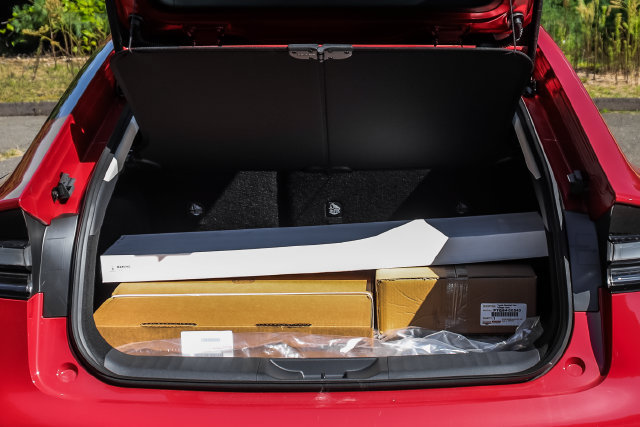 New 2026 Toyota Prius Plug-In Hybrid FWD image 9