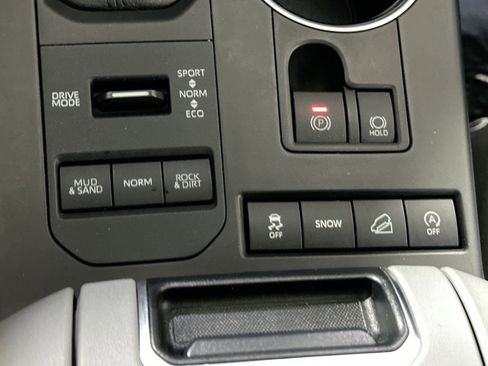 Used 2022 Toyota Highlander L image 28