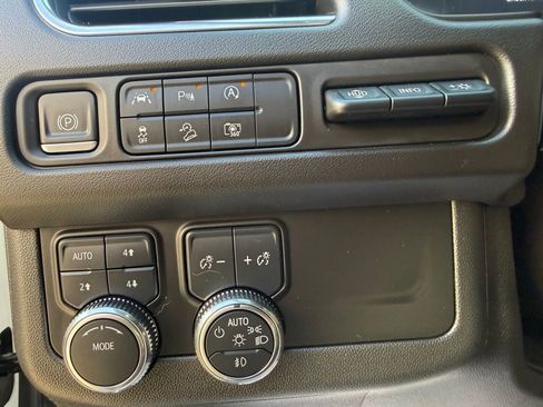 Used 2024 GMC Yukon AT4 w/ AT4 Premium Package AWD/4WD image 13