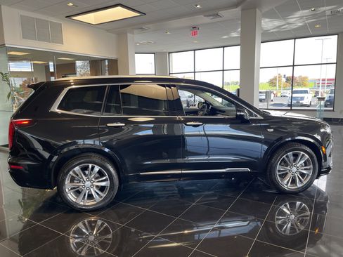 Certified 2022 Cadillac XT6 Premium Luxury image 6