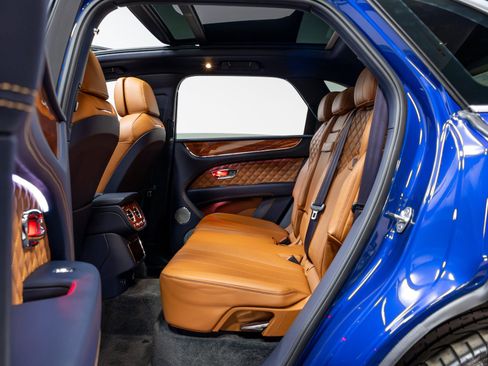 Used 2021 Bentley Bentayga w/ First Edition Specification AWD/4WD image 48