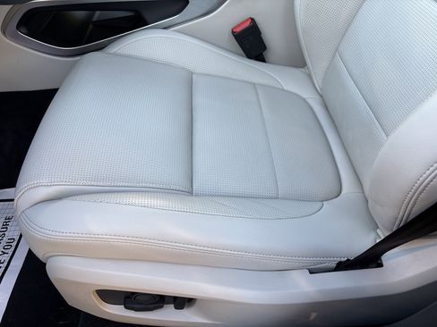 Used 2026 Jaguar F-PACE R-Dynamic S image 16