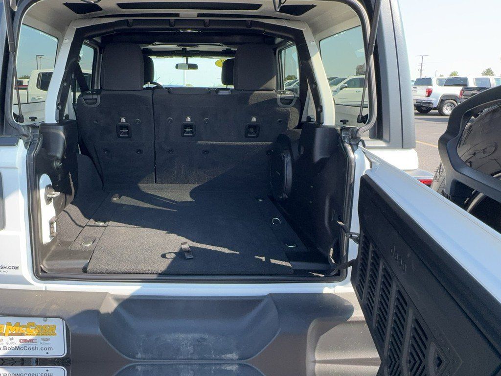 Used 2018 Jeep Wrangler Unlimited Sport S AWD/4WD image 5