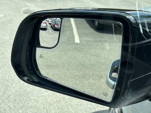 Used 2023 Jeep Grand Wagoneer 4WD image 17